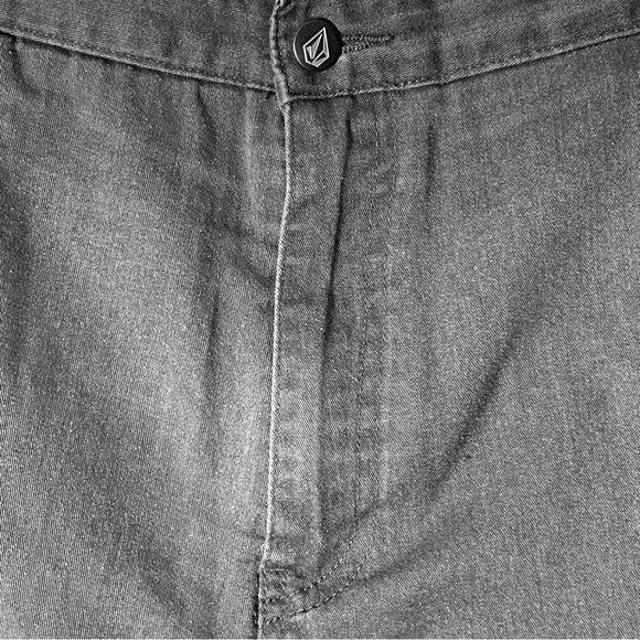 Volcom Men’s shorts size 40 - Picture 3 of 8